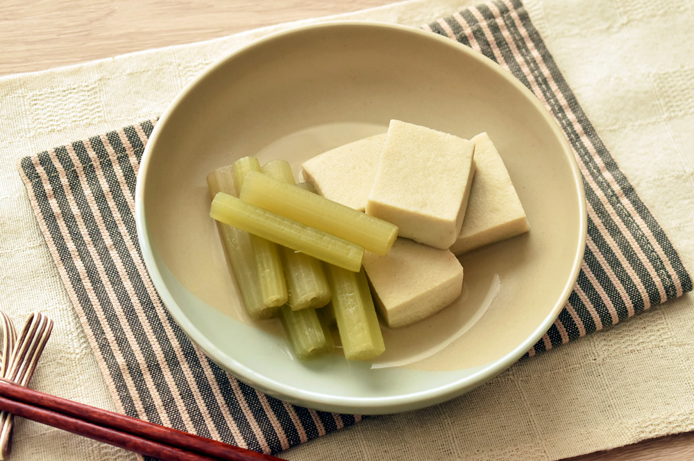 コモディイイダ 歳時記レシピ ふきと高野豆腐の煮物